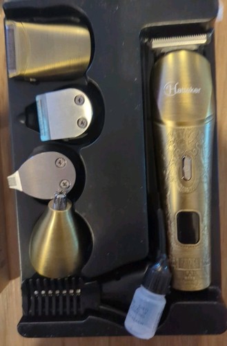 Kit de aseo Hatteker 11 en 1 súper lavable USB carga rápida dorado - Imagen 3 de 4