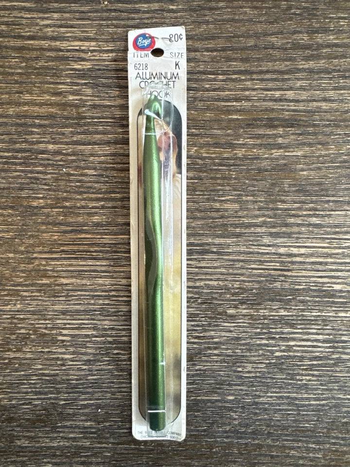 Vintage Embroidery Floss 100 Skeins + Crochet Hooks, Needles, 5" Hoop+ supplies - Image 2 of 4