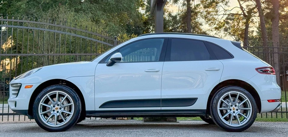 2017 Porsche Macan S - Image 3 of 4