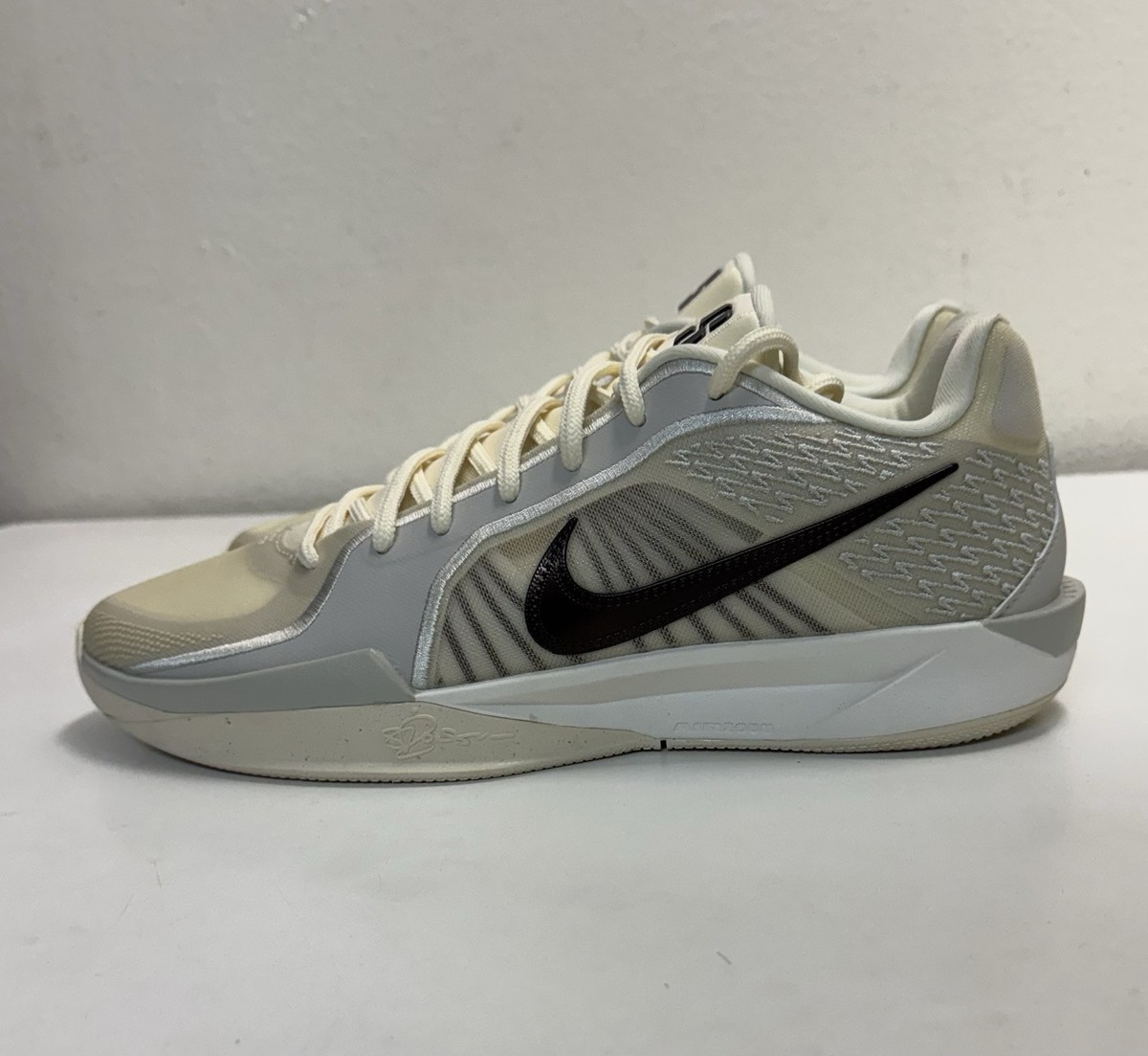 Nike Sabrina 2 Women's Sz 10.5/ Mens Sz 9 Coconut Milk