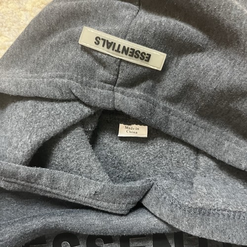 Women’s Fear Of God Essentials Small Grey Hoodie - 第 4/4 張圖片