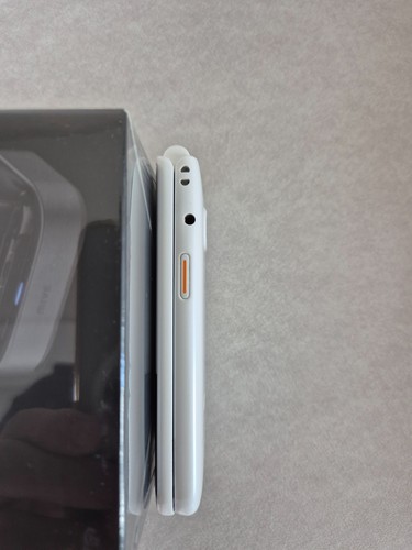 ALT MIVE AT-M140 Style Folder 2 cell phone 32GB LTE/3G - Black , White Used / - Picture 28 of 41