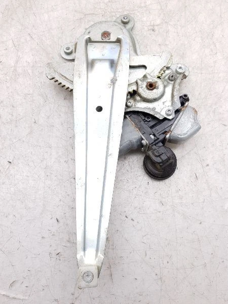 06-13 LEXUS IS250 乘客侧后门窗调节器 — 第 2/4 张图片