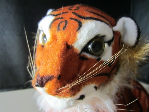 MUY RARO A Mart Resaca Tigre 14" Peluche Animal  - Imagen 3 de 12