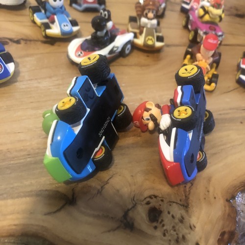 Mario Kart Lot 13 Pieces 1:64 Keychain, Hot Wheels, Pull Back, Black Yoshi Etc. - Picture 5 of 9