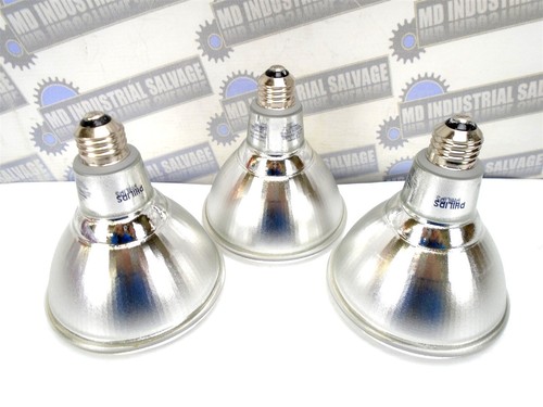 PHILIPS - Lot of 3 - 9290012921 - 90W Equiv Dimmable LED Flood Light 950 LUMENS - Picture 4 of 10