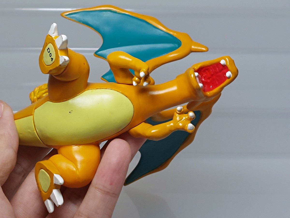 Charizard Pokemon Action Pose Figure Tomy 2004 Toy Japan C06 Charizard Pokemon Action Pose Figure Tomy 2004 Toy Japan C06