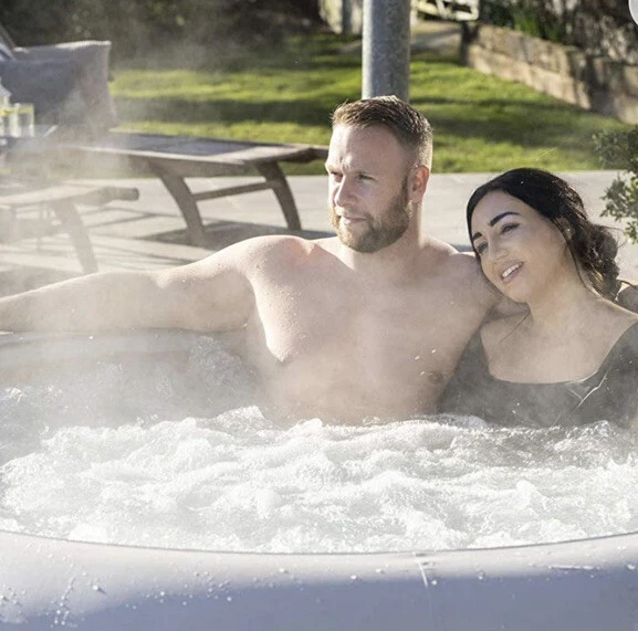 BRAND NEW - Lay Z Spa paris 6 Person Hot Tub 2year warranty RRP: 649 - Image 3 of 4