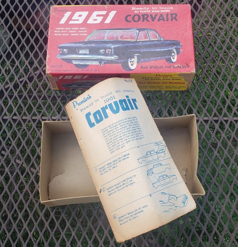 Premier's 1961 Corvair Plastikmodell - nur Karton & Anleitung