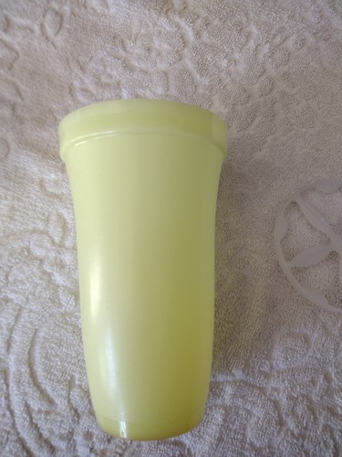 NUOVO VINTAGE Tupperware bottiglia shaker gialla 16 oz 844-1 con coperchio 564-3 e inserto 846-1 - Foto 5 di 9