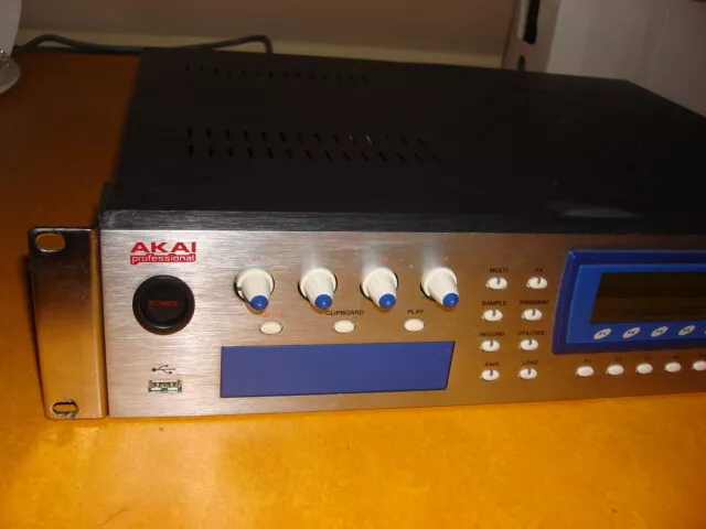 Akai Z4 Z 4 Z-4 Sampler 20GB HD OS 1.45 512MB Ram Akai Z4 Z 4 Z-4 Sampler 20GB HD OS 1.45 512MB Ram