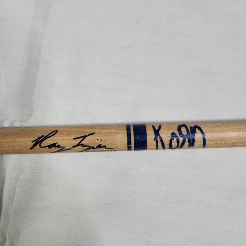 Korn - Ray Luzier Drumstick aus der Live Show - Bild 2 von 8