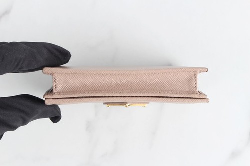 Prada Triangle Logo Compact Wallet Rose Beige 54368381 ventes exceptionnelles