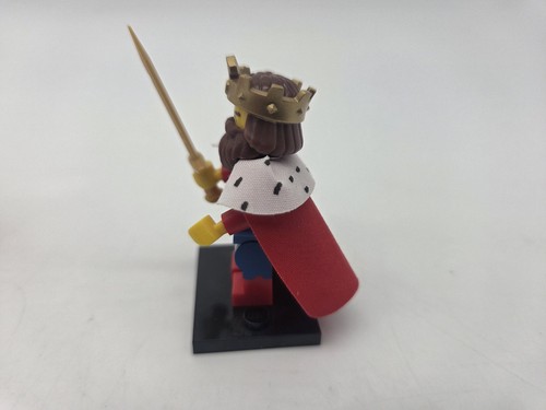 LEGO CMF Series 13 & 15 Classic King and Queen  - Picture 7 of 9
