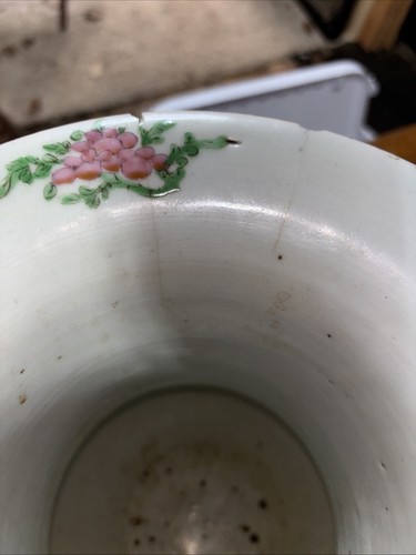 Vintage Asian Vase Rose Medallion Style Export Pottery Damaged - Picture 8 of 9