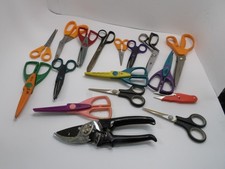 Craft  Utility Scissors Lot 17 Pairs Mixed Decorative Edge, Fabric, Sewing ETC