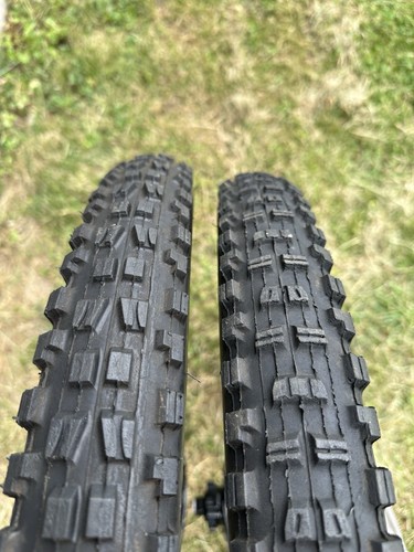 Juego de ruedas We Are One 27,5 con bujes Onyx y neumáticos Maxxis. Excelente Estado - Imagen 8 de 12
