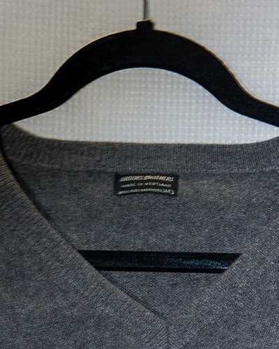 Vtg Brooks Brothers Sweater Vest Mens M44 Gray Sleeveless Cashmere Scotland Made - Picture 3 of 5
