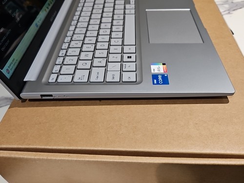 Excellent Touchscreen Asus Vivobook 15.6" Laptop i5 13th Gen / 16gb / 512nvme - Picture 9 of 15
