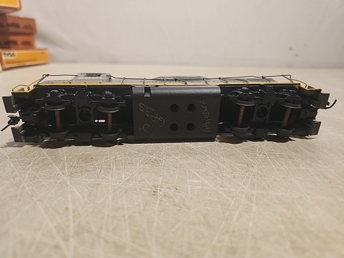 Athearn HO Scale GP35 "D" Locomotive Dummy Seaboard System #6001 - Picture 7 of 8