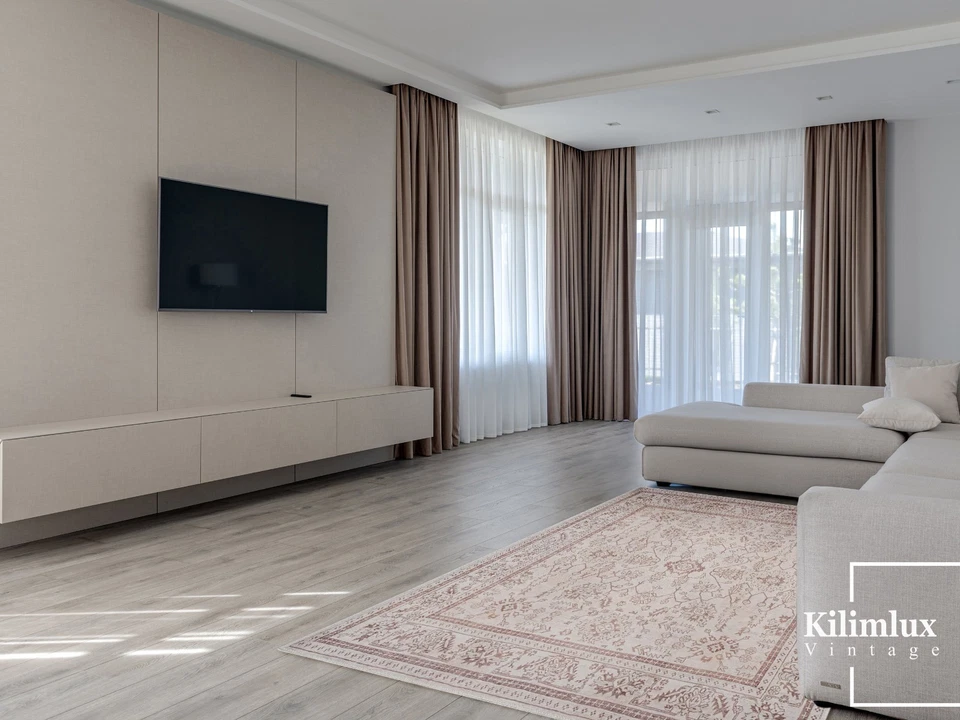 Kilim Rug - 8X10 Living Room , Bedroom , Entryway , Hallway ,Kitchen Rugs - Image 4 of 4