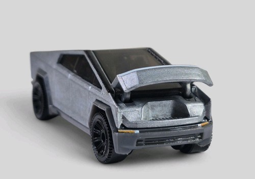 TESLA CYBERTRUCK BEAST Diorama Collectible DieCast Model 1:64 Silver LOOSE - Picture 3 of 9