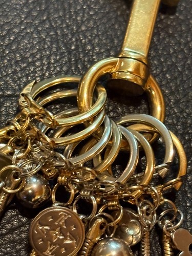 LOUIS VUITTON Bag charm Cadena Heart Flower Logo Swing A761 - Picture 22 of 24