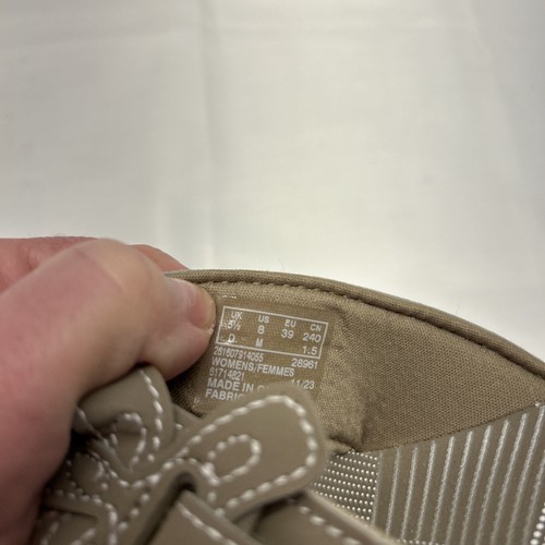 Clarks Cloudsteppers Brinkley Flora Taupe Women SZ 8 M New in Box - Picture 7 of 9