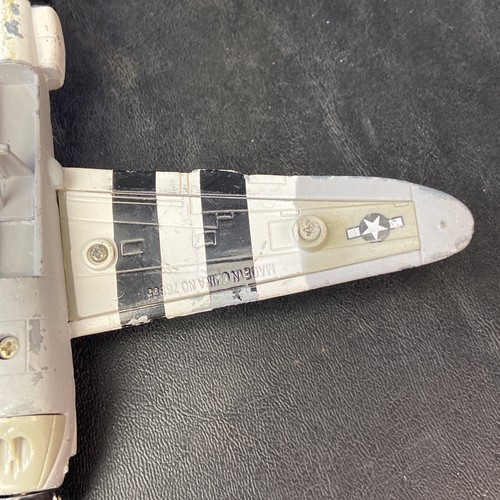 Lockheed P-38 Lightning 1/60 Scale Diecast Model by MotorMax - Picture 10 of 12