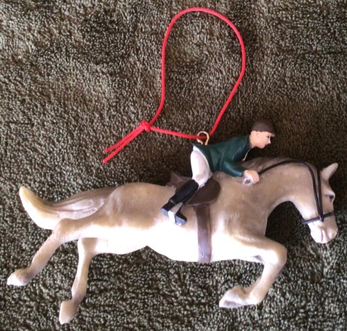 Horse Hunter Jumper Christmas Ornament Resin - Picture 2 of 2