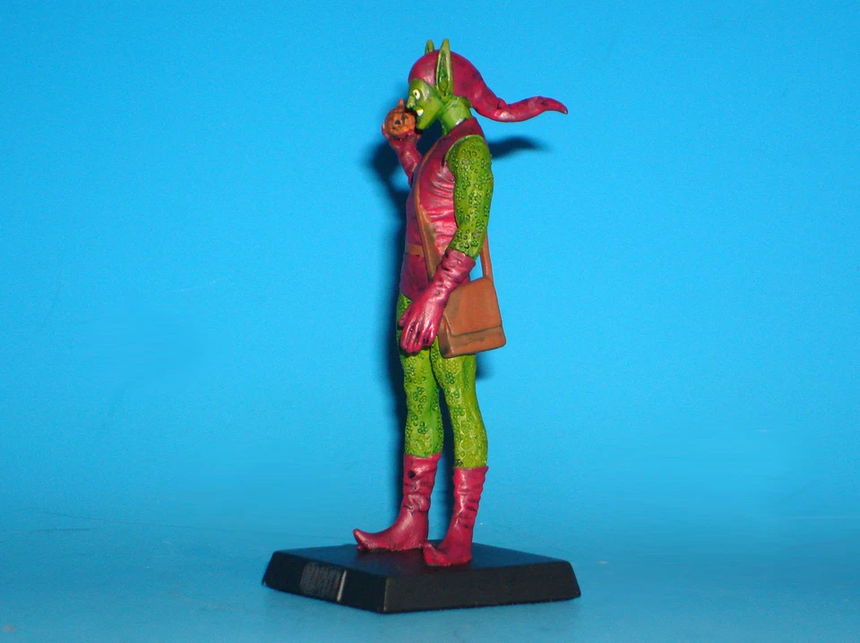 Green Goblin Statue Marvel Classic Collection Die-Cast Figurine Spider-Man New - Image 4 of 4