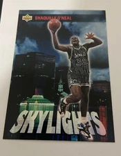 SHAQUILLE O'NEAL MAGIC Lakers 1993 UPPER DECK , SKYLIGHTS BASKETBALL CARD 463
