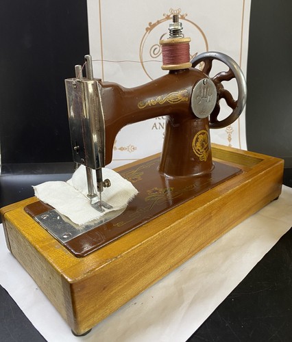 VINTAGE Original Children Toy Mini Sewing Machine In The Original Case USSR 1950 - Picture 9 of 18