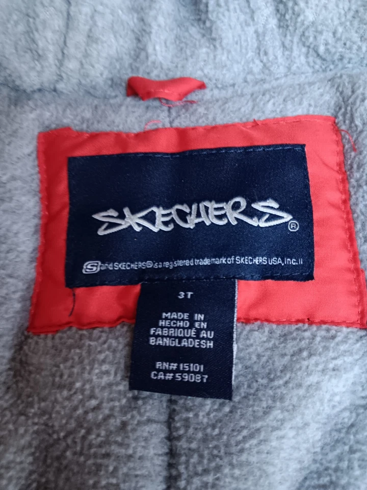 Abrigo de invierno Sketchers para niños pequeños y pantalones de nieve con babero 3T niños rojo/negro DEFECTOS Foto 3 de 4