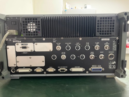 Rohde & Schwarz FSIQ40 Signal Analyzer 20Hz - 40GHz _0018 - Picture 20 of 20