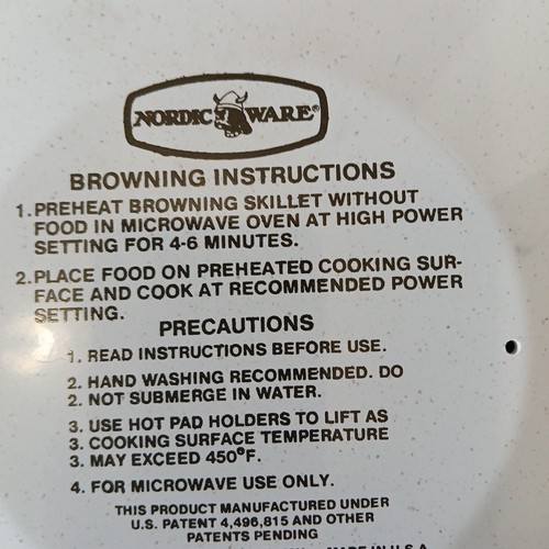 Sartén de microondas Sizzlin' de colección Nordic Ware Browning Searing a la parrilla freír - Imagen 8 de 18