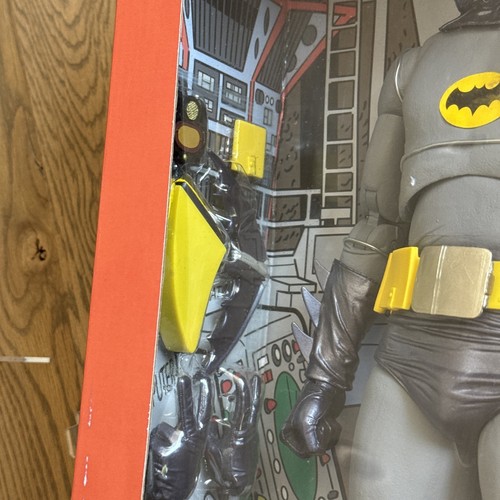 NEU NECA Batman Classic TV Series Adam West Actionfigur 1/4 Scale Reel Toys - Bild 2 von 9