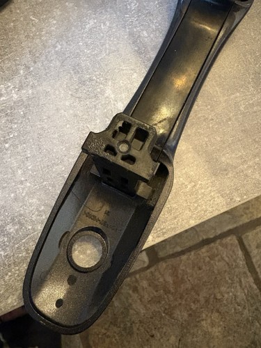Manija exterior (izquierda) Toyota Prius 2018-2023 OEM 69210-06100-C0 gris carbón - Imagen 9 de 11