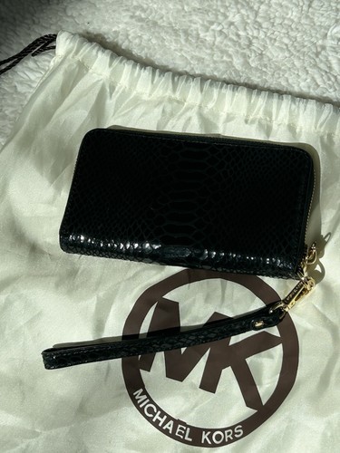 Michael Kors Zip Wristlet Wallet Black Python Embossed with original dust bag - Picture 3 of 11