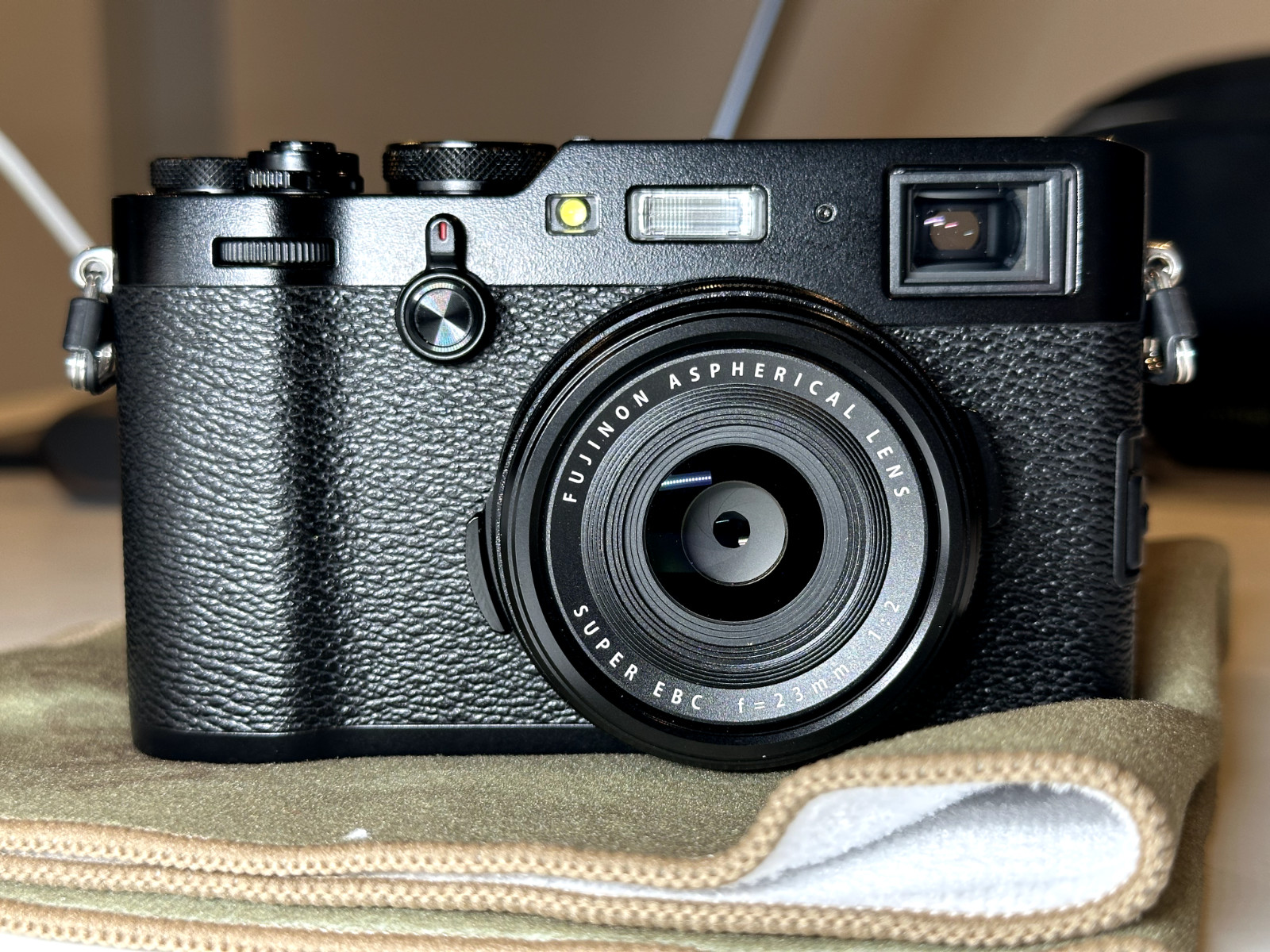 Fujifilm X100F Compact Digital Camera 24.3MP Black with Accessories - Excellent