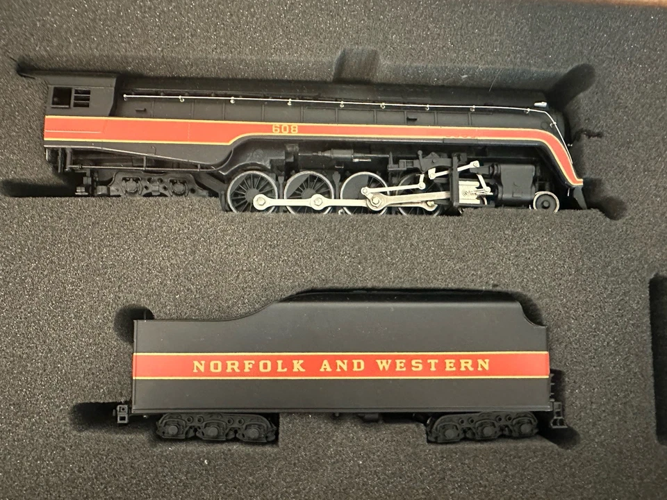 Locomotora de vapor HO Bachmann 11315 Norfolk & Western Class J 4-8-4 N&W #608 Foto 2 de 4