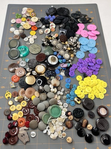 Mixed button Lot vintage buttons Craft collect Colors Exact pictured F44 - Picture 19 of 19