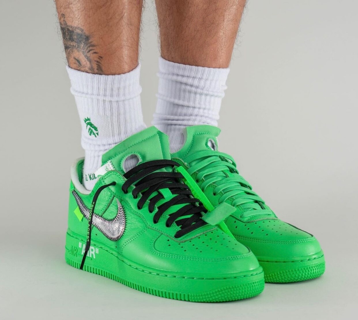 Watch Virgil Abloh Customize a Pair of His Air Force 1s