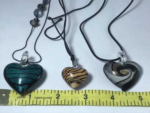 3 Heart Glass Pendant Necklaces Unmarked 18" Chain Mixed Styles See Images - Picture 11 of 11
