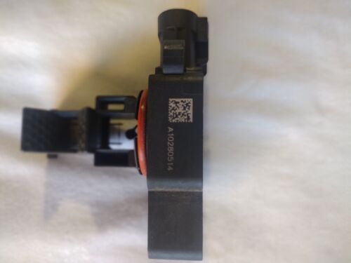GENUINE GM THERMOSTAT/HOUSING ASSY. #55593034-AND AC DELCO MAF-#10393948 - Picture 11 of 13