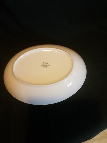 Vtg. Wade "Diane" Fine Porcelain China, 10.5" x 8" Oval Serving Bowl - Picture 5 of 6