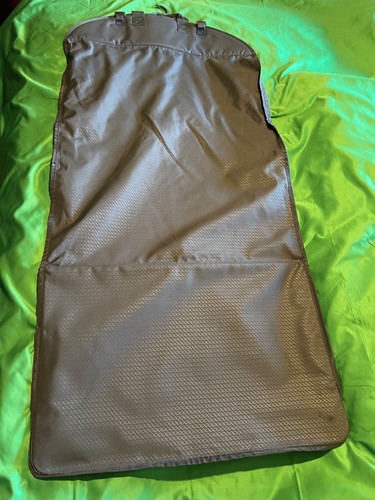 L Travel Garment Suit & Dress Storage Bag -Foldable w/ Handle & Zip Pockets - Picture 3 of 5