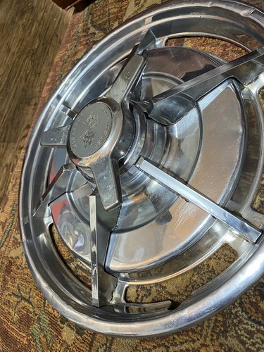 1963 Corvette Hubcap Wheel Covers Original w/Spinner & Bars Split Window - Picture 10 of 11