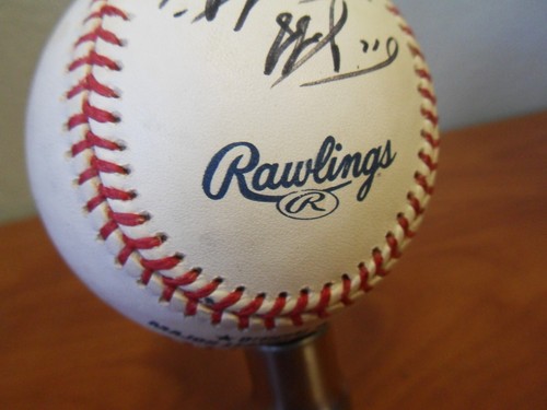 SIGNED BASEBALL UNKNOWN TEAM, YEAR, OR PLAYER'S - Picture 7 of 11