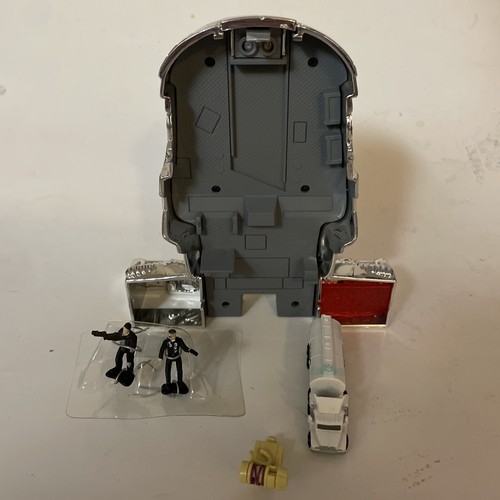 Micro Machines Terminator 2 Transforming Action Set Playset 1997 Manca Indietro - Foto 2 di 2